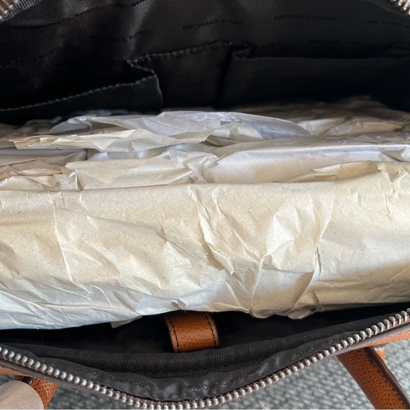 Michael Kors Warren Large Laptop Briefcase New with Shoulder Strap Tan Brown - Picture 7 of 10